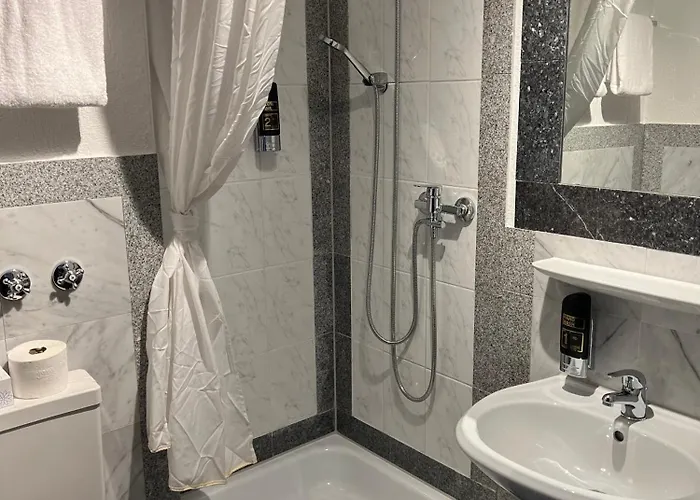 Runas 3* Hallbergmoos